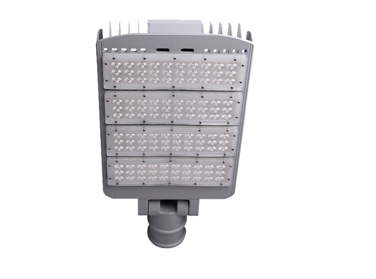 Care este principiul de funcționare al luminilor solare stradale?
